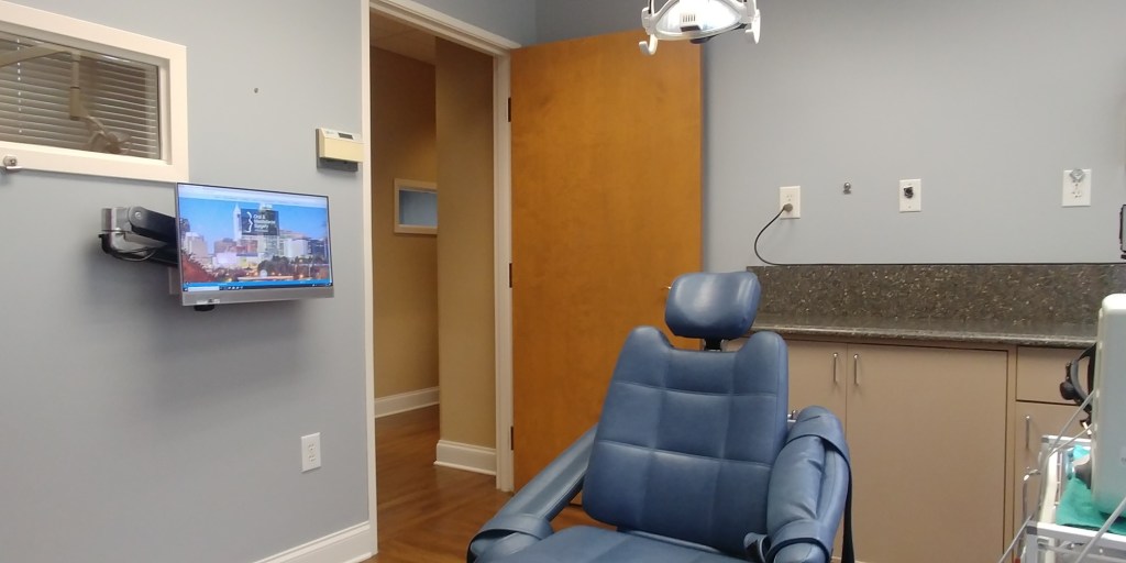 Exam room, Oral & Maxillofacial Surgery of North Raleigh